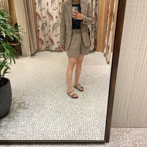 Brand new Babaton Kennedy 5" Short